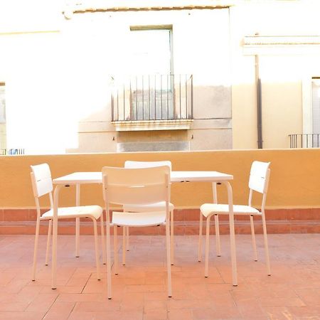 Tarragona Suites Mediona Luaran gambar