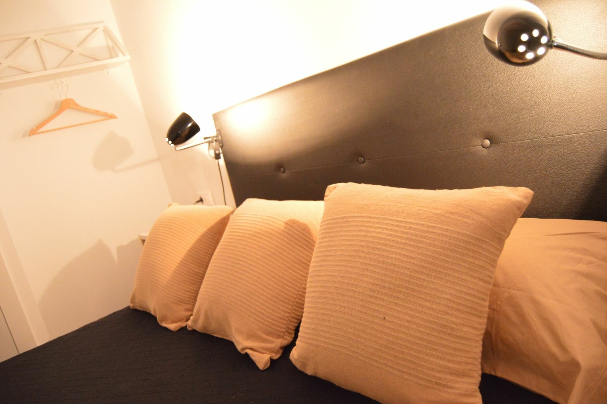 Tarragona Suites Mediona Luaran gambar