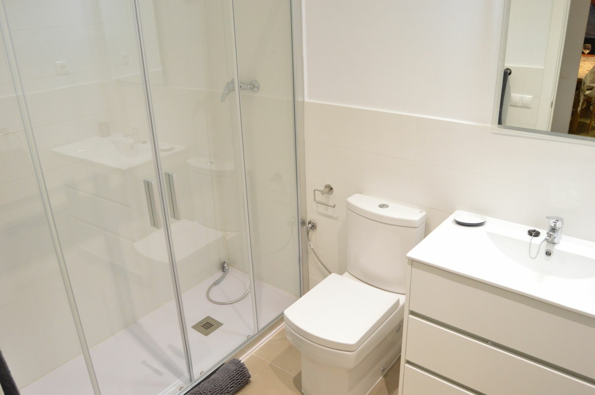 Tarragona Suites Mediona Luaran gambar