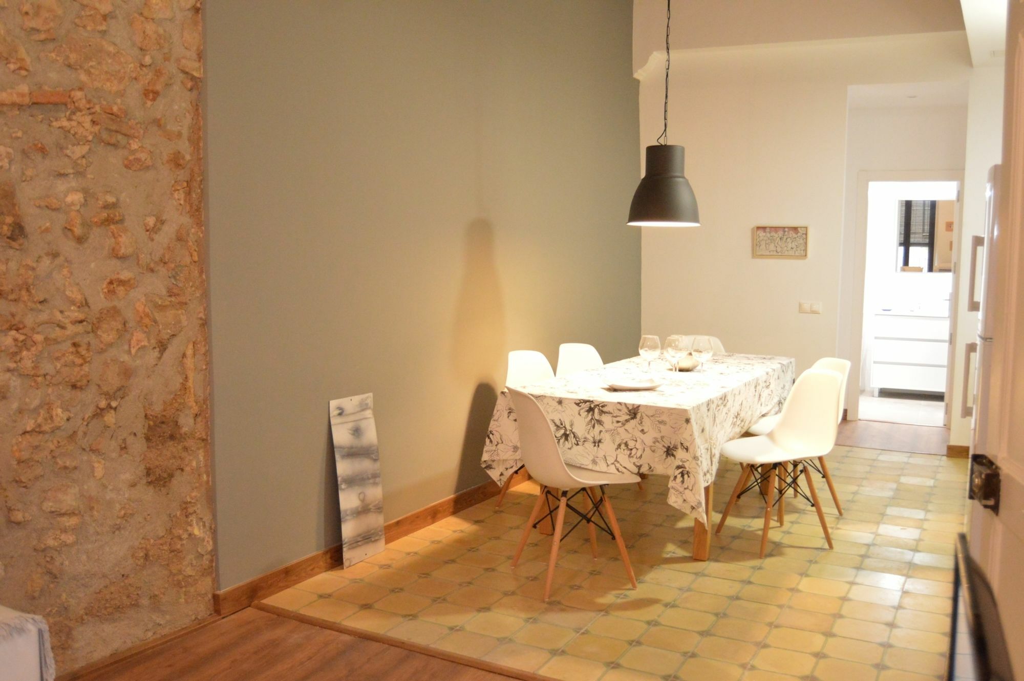 Tarragona Suites Mediona Luaran gambar