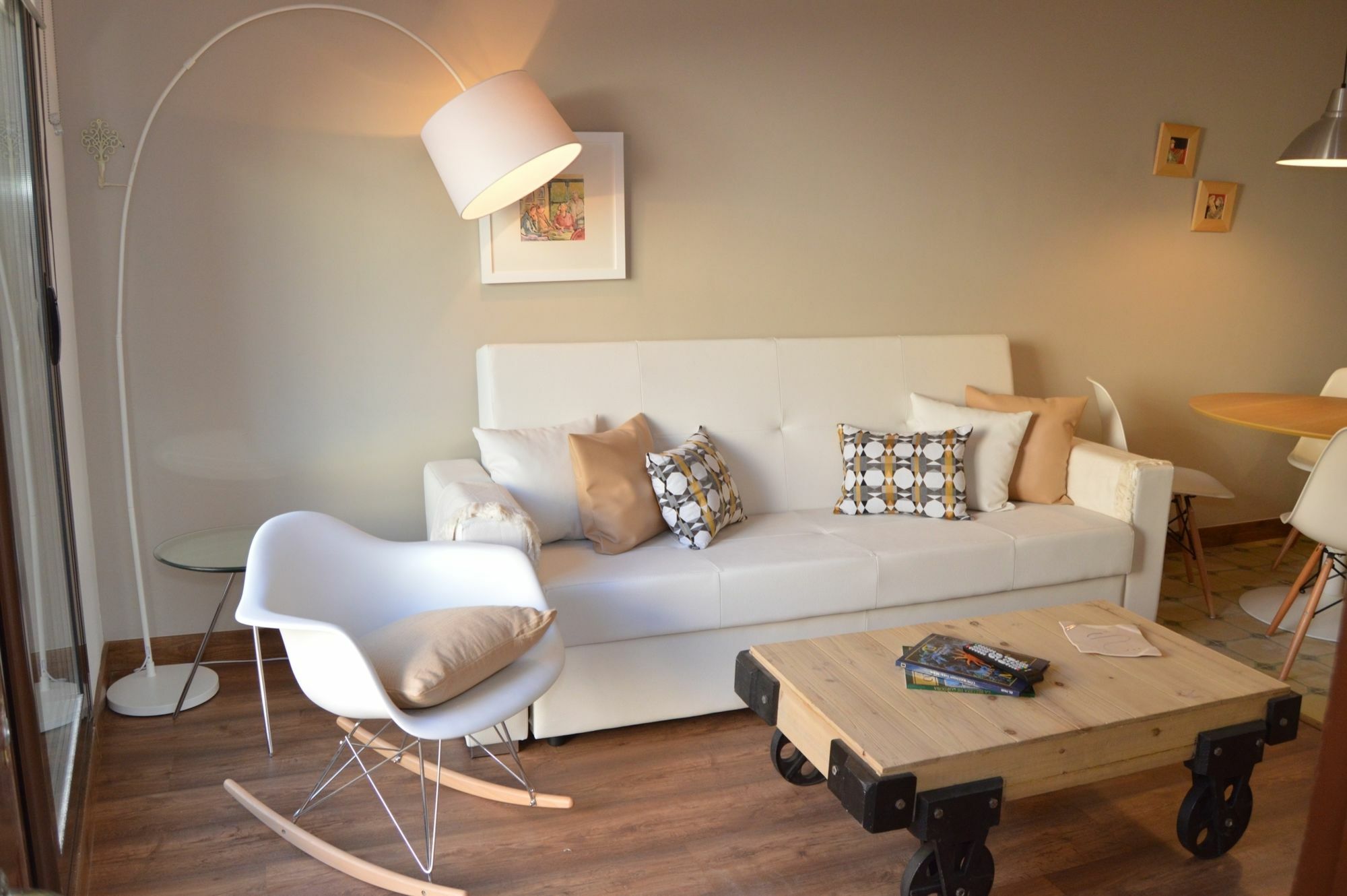 Tarragona Suites Mediona Luaran gambar